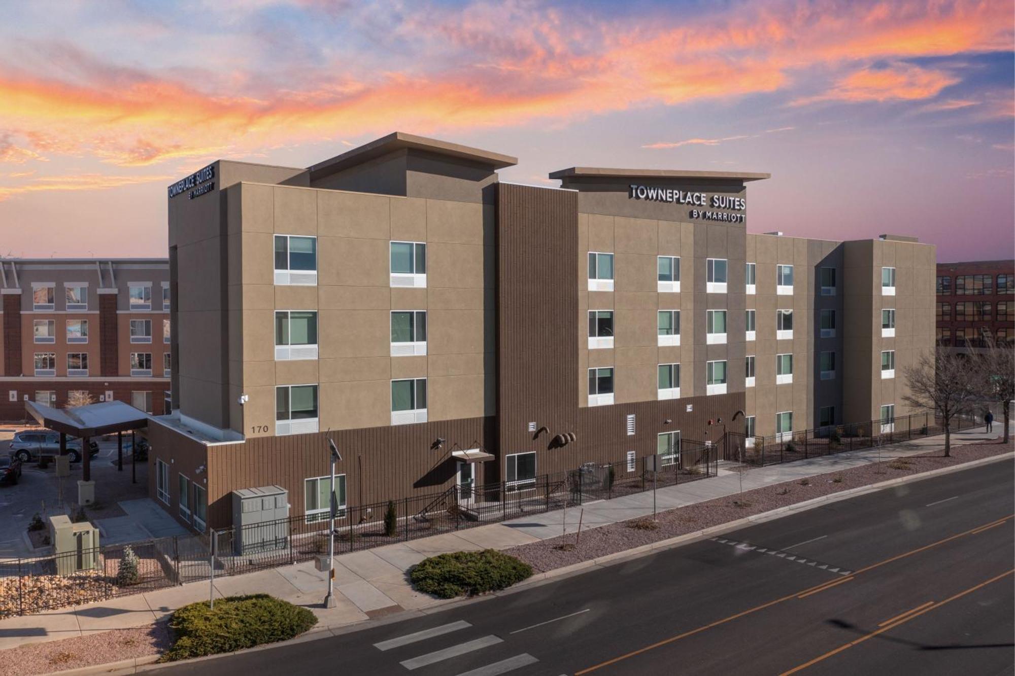 Towneplace Suites By Marriott Pueblo Downtown Bagian luar foto